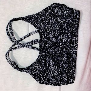 Lululemon energy bra. Size 8. Black and white